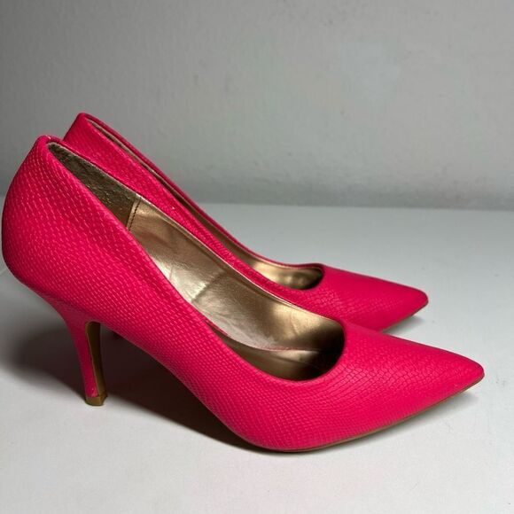 Charlotte Russe Women's Size 7,5 M Pink Snake Skin Pumps 3,5” Heels Pointed Toe - Picture 2 of 12